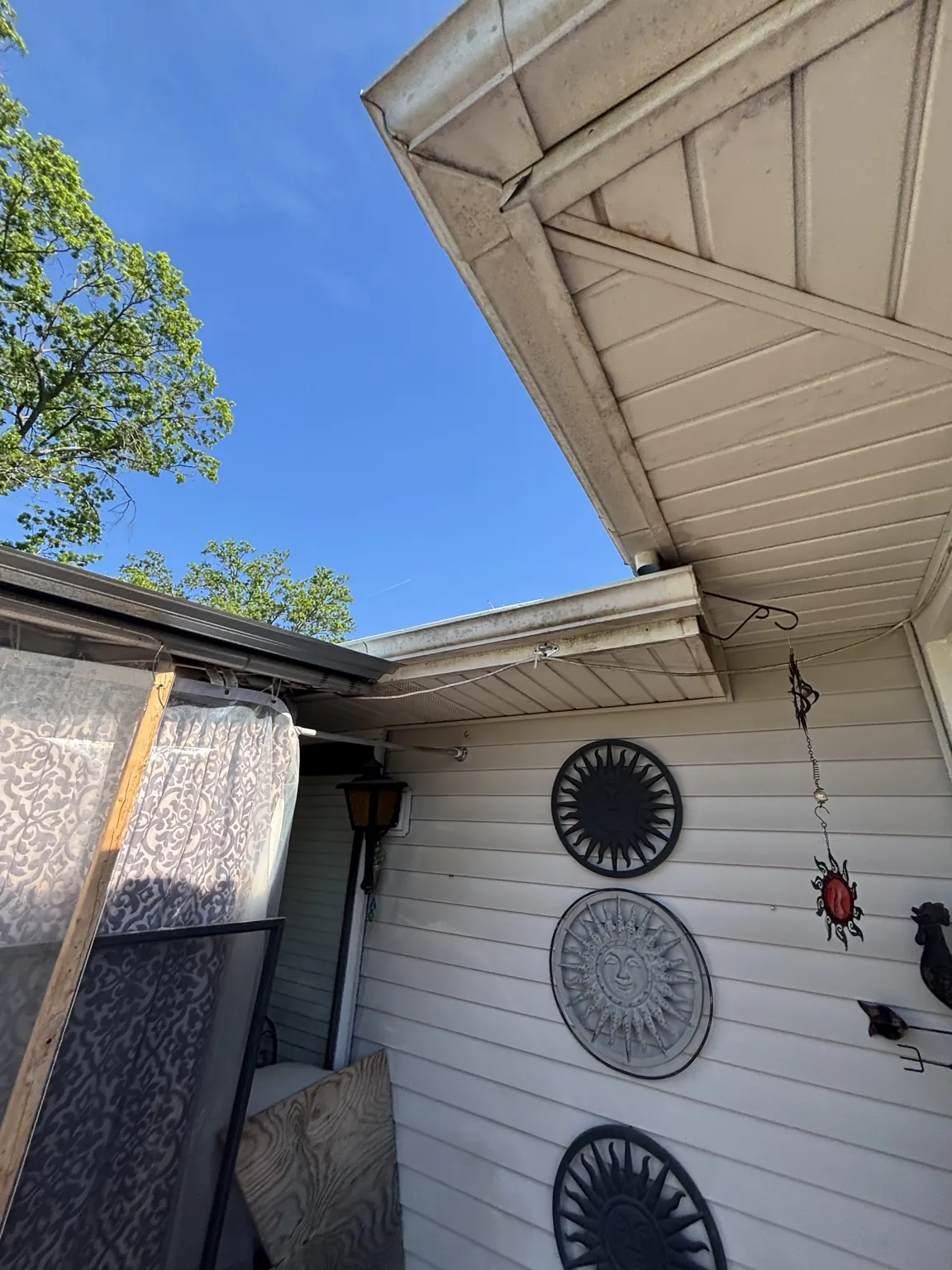 Existing roofline detail
