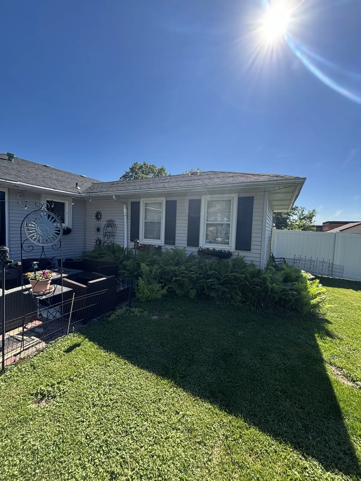 Exterior roofline before replacement